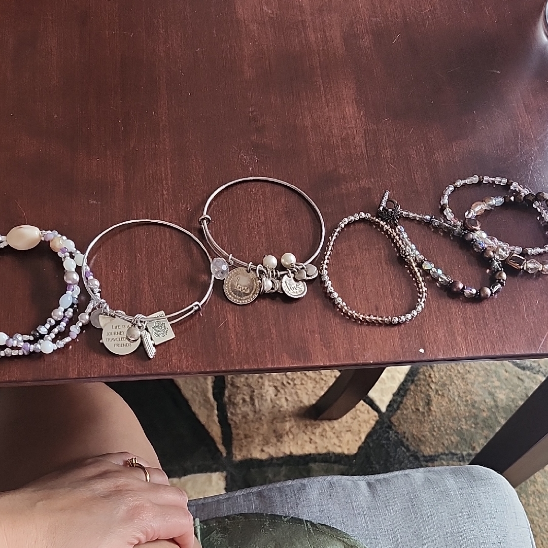 Chic Mixed Metal Charm Bracelet Collection 15$